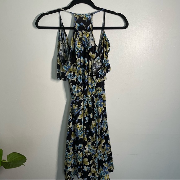 Boho floral dress with cutout sleeves - Picture 2 of 3